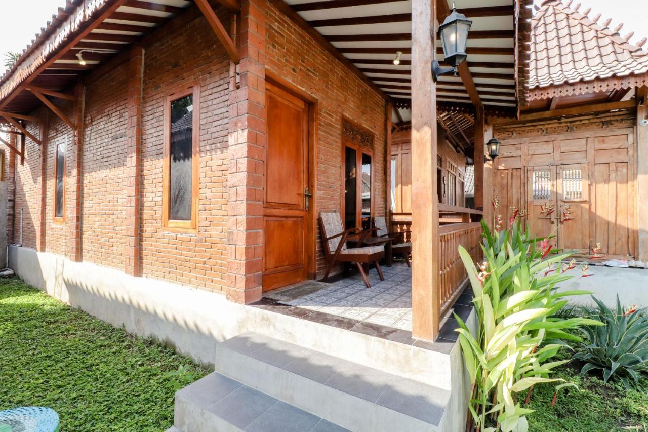 Omah Teras Bata Guesthouse Yogyakarta Exterior photo